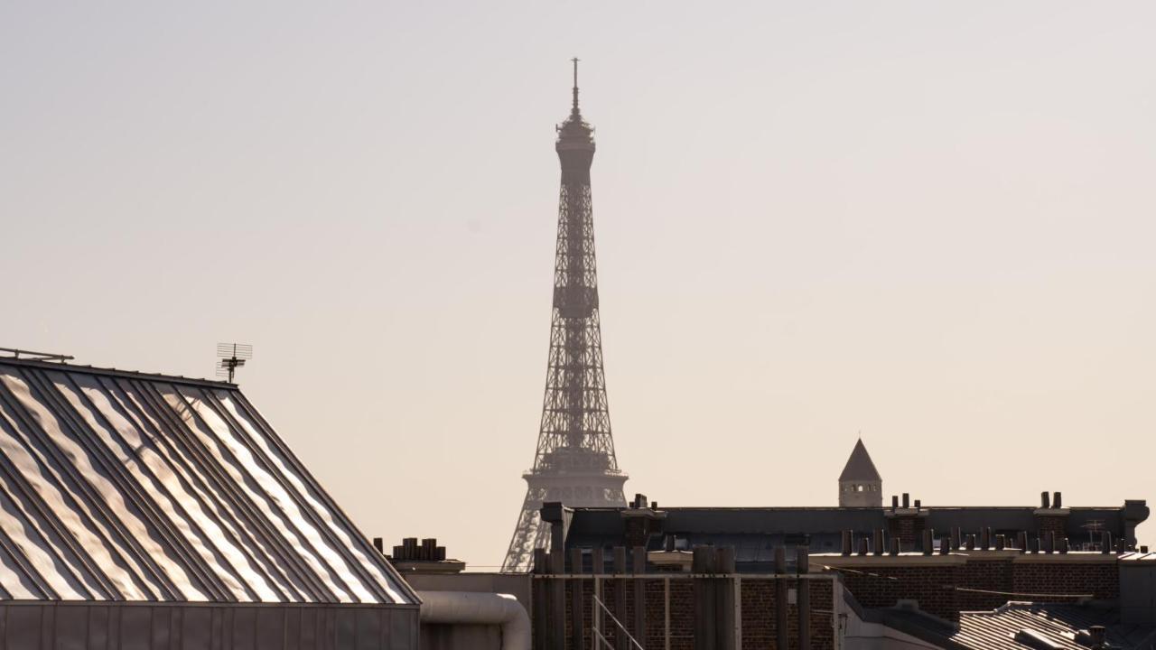 Monsieur George Hotel & Spa - Champs-Elysees Párizs Kültér fotó The tower in 2006